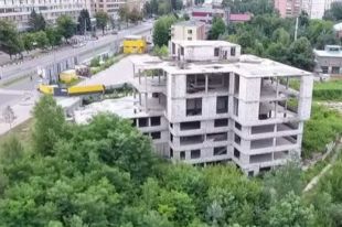 Недетская забава: под Днепром подростки выбросили из окна ребенка