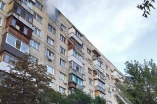 Масштабный пожар в многоэтажном жилом доме Киева: есть погибший