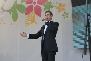 Дмитрий Дюжев провел творческую встречу с воронежцами