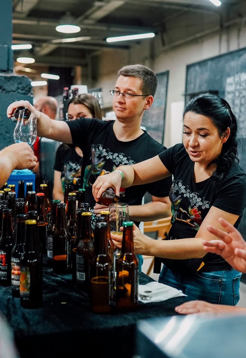 Kyiv Beer Festival 5 прошел в Киеве с оглушительным шумом и представил всем желающим слепые дегустации, лекторий, ток-шоу, фуд-пейринг, скимборды, бабл-футбол, пивной эксклюзив, квиз под названием «Еда, я люблю тебя» от «Мозгобойня», караоке, кинотеатр, детская зона развлечений.