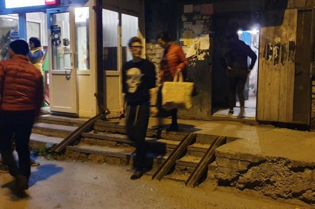 Жителей пятиэтажки по улице Ставропольской экстренно расселяют