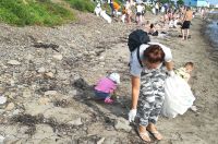 Добровольцы собрали сотни мешков мусора с популярного пляжа.