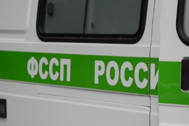 Оренбурженка сменила фамилию, чтобы не платить по кредиту 100 000 рублей.