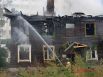 Загорелось деревянное здание в Ленинском районе мегаполиса