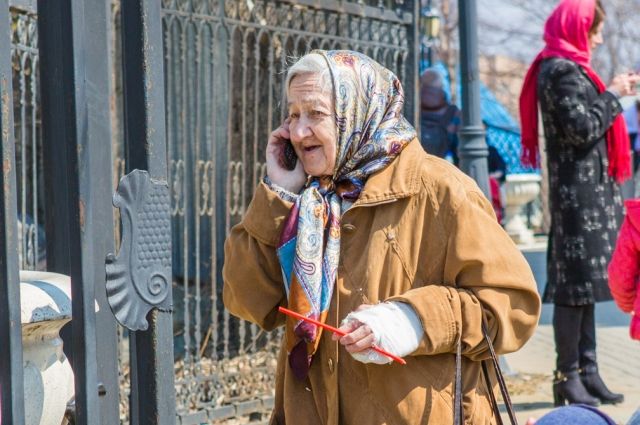 Тюменцы помогают пожилым людям сохранить интеллект и память