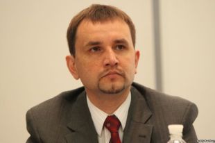 Кабмин уволил Вятровича: топ-5 самых громких скандалов директора Института национальной памяти
