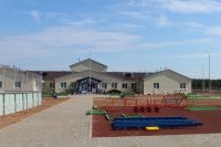 Жители села Кривая Лука ждали новую школу с 1988 года.