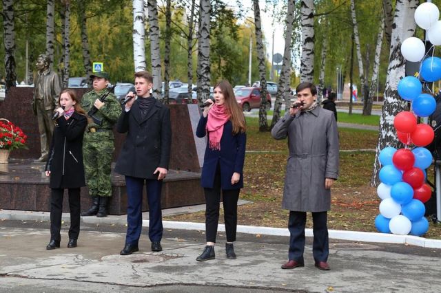 Сквер имени Михаила Калашникова открыли в Ижевске