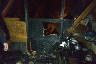 В Умани спасатели ликвидировали пожар в доме, где квартируют хасиды