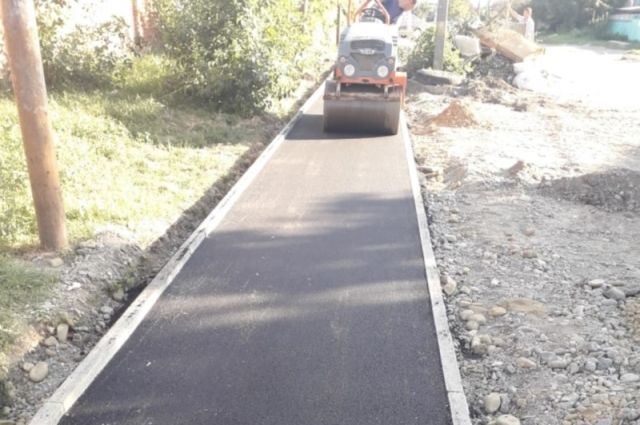В Исетске построят больше 2 километров тротуаров