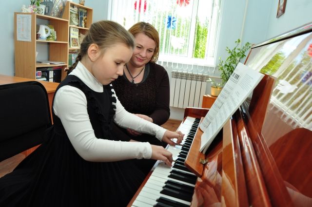 Обучение игре на фортепиано занимает до восьми лет.