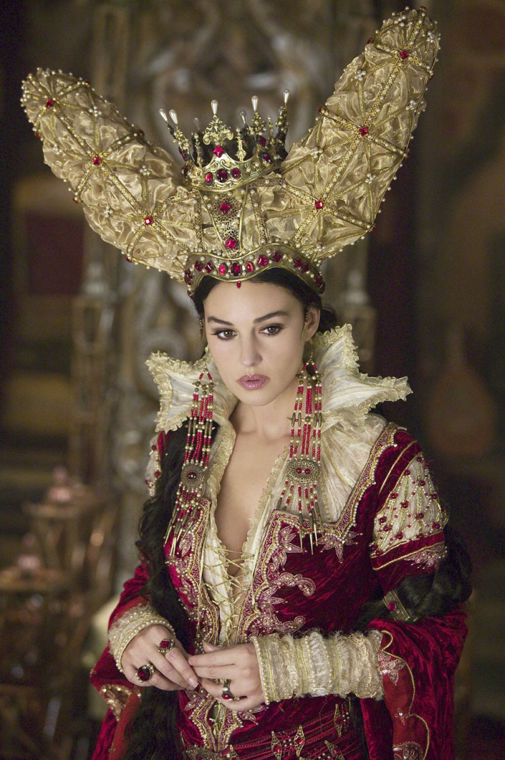«Братья Гримм» (2005) — зеркальная королева.