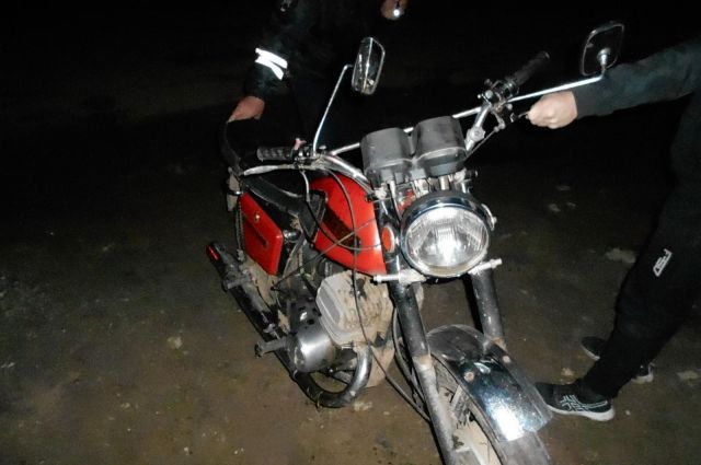 17-летний мотоциклист врезался в гараж в Удмуртии