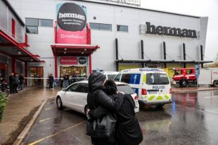 В Финляндии парень с мечом напал на одноклассников: много пострадавших, один погиб