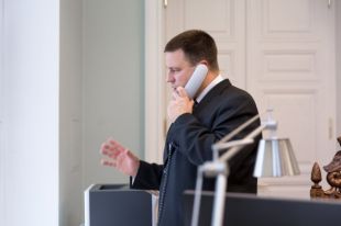 Гончарук провел телефонный разговор с премьером Эстонии: что известно