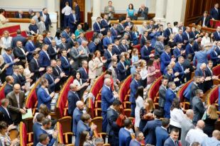 Кабмин уволил заместителей министров и назначил новых: список