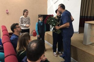 На парковке ТЦ хирург спас тюменку, у которой случился инфаркт