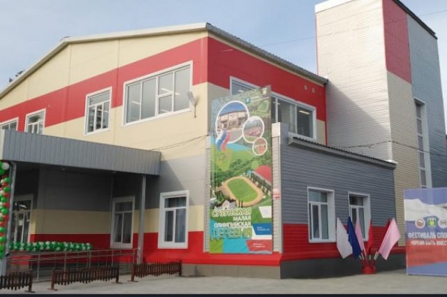 Новый спорткомплекс открыли в Сузунском районе