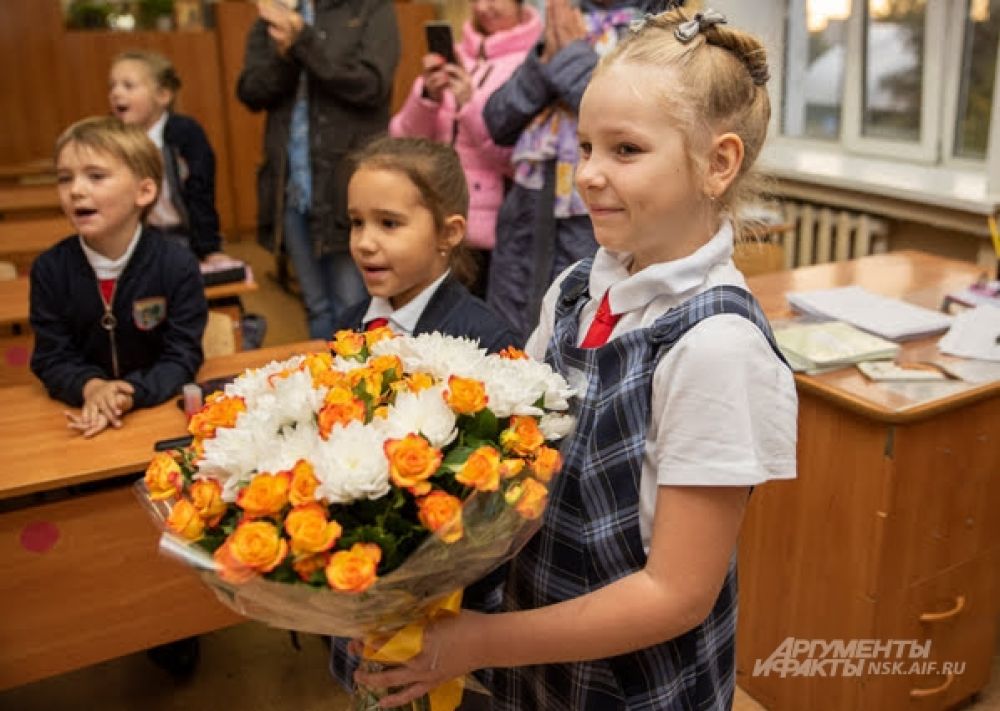 В этот день самые пышные букеты только педагогам!