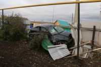 В Абдулино пьяный водитель врезался в забор и опору ЛЭП.