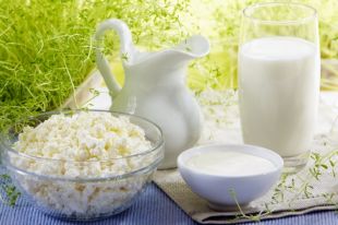 Производители должны будут маркировать поддельную молочку пометкой