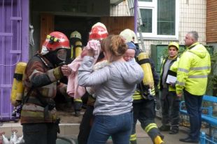 В Киеве загорелся многоэтажный дом: спасены четверо детей