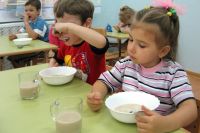 В Кемеровской области насчитывается 1 059 дошкольных организаций, которые посещают 140, 7 тыс. детей.