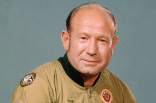 Умер космонавт Алексей Леонов, который первым вышел в открытый космос