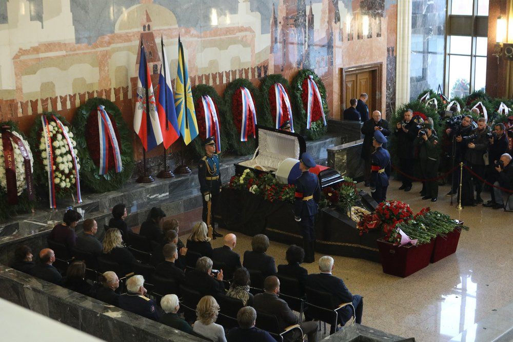 Церемония прощания с дважды Героем Советского союза, космонавтом Алексеем Леоновым на федеральном военном мемориальном кладбище в Мытищах.