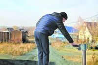 С 2012 года жители посёлка под Орском пытаются решить проблему с нехваткой питьевой воды. 
