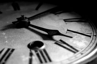 Переход на зимнее время: когда переводят часы и как это вредит организму