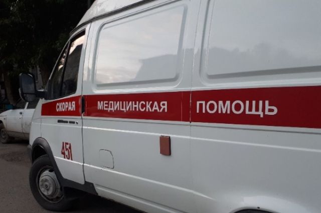 На трассе Сургут - Салехард водитель ГАЗ сбил двух дорожников