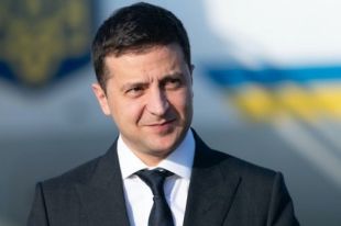 Зеленский подписал закон о лишении нардепов выплат из-за прогулов