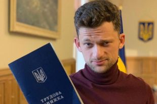 Кабинет министров анонсировал отмену трудовых книжек до конца года