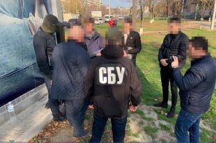 «Полмиллиона долларов»: чиновника Фонда госимущества задержали на взятке