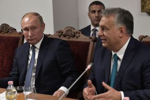 Президент РФ Владимир Путин и премьер-министр Венгрии Виктор Орбан во время встречи с иерархами христианских церквей Ближнего Востока.