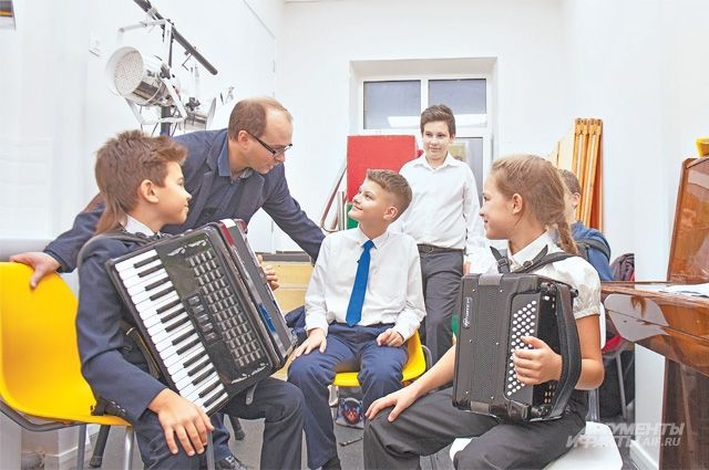 Отдел народных инструментов существует со дня основания музыкальной школы.