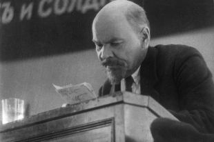 Василий Никандров в роли Владимира Ленина в фильме «Октябрь» («Десять дней, которые потрясли мир»). 1927 год. Режиссеры Григорий Александров, Сергей Эйзенштейн. Киностудия Совкино.