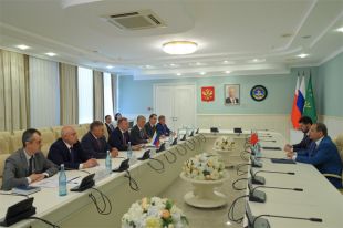 Переговоры главы Адыгеи и чрезвычайного и полномочного посла Королевства Бахрейн в России.
