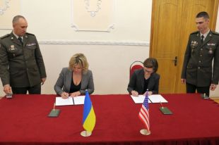 Оборонное сотрудничество: Украина и США подписали протокол