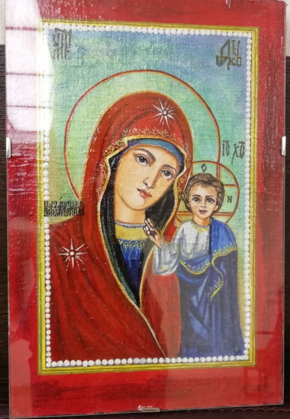 Образ Казанской иконы Божией Матери написан красками на холсте.