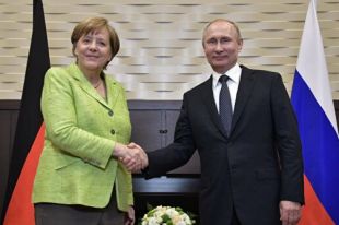 Меркель и Путин обсудили урегулирование ситуации в Украине: детали беседы