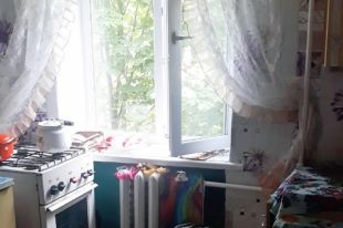 Полиция расследует обстоятельства самоубийства школьницы в Киеве