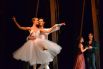 Балет продолжает традиции романтического сказочного спектакля, хореография - с обилием вариаций, дивертисментом и апофеозами, построенными на вальсах.