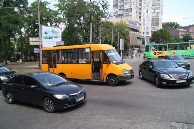 В Одессе пассажирка выпала из движущейся маршрутки