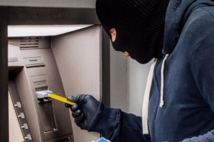 В Черногории группа украинцев ограбила банкоматы на 138 тысяч евро