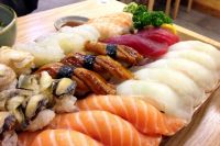 Клиенты доставки японской еды отравились суши.