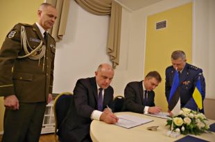 Украина и Эстония подписали договор об оборонном сотрудничестве