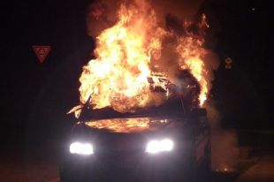 Часто пожары возникают при попытке отогреть или завести авто.
