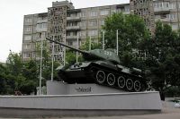 Танк-памятник Т-34 на улице Генерала Соммера в Калининграде.